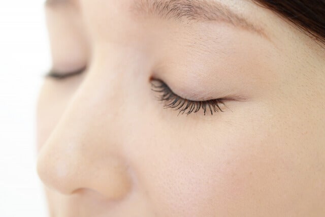 かすみ目の対処法（３）～まぶたの汚れを落として老眼、眼病予防